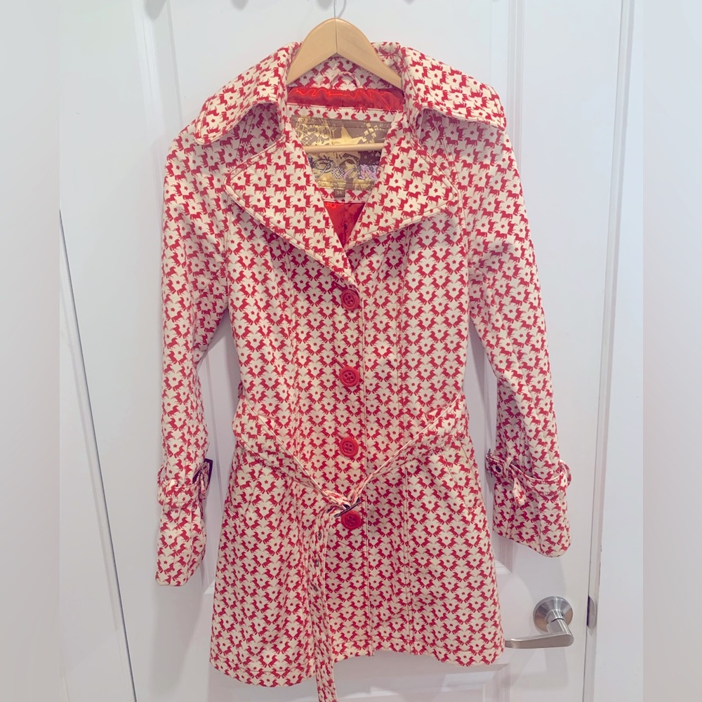 Vintage spoon trench coat, red and white horse print.